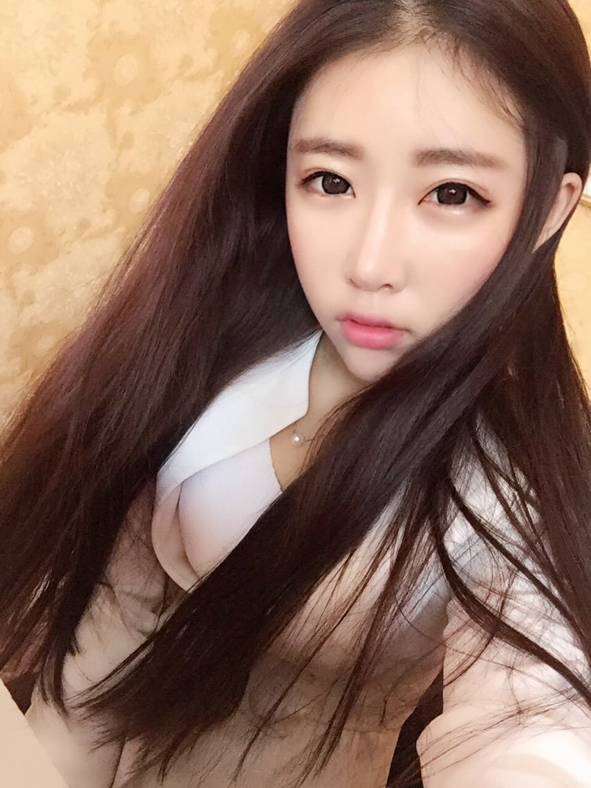 六间房美女秀场直播手机版的简单介绍-第2张图片-太平洋在线下载